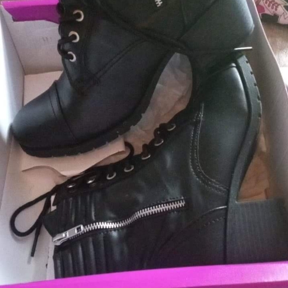 Rampage size 9.5 boot - Picture 2 of 2